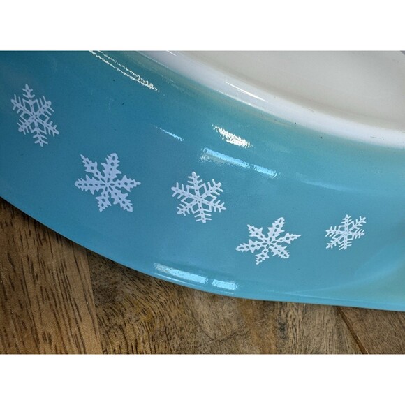 Vintage Pyrex 1 1/2 Qt Divided Turquoise Snowflake Casserole Dish MINT - Picture 10 of 10